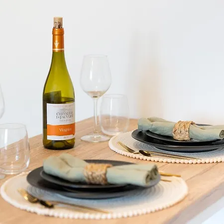 L'ecrin Des Bois - Proche Aeroport Beauvais, Chantilly, Foret De Hez-froidmont, Parking Public Gratuit, Wifi & Netflix Daire *