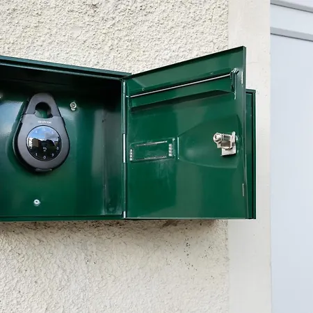 Daire L'ecrin Des Bois - Proche Aeroport Beauvais, Chantilly, Foret De Hez-froidmont, Parking Public Gratuit, Wifi & Netflix Clermont (Oise)